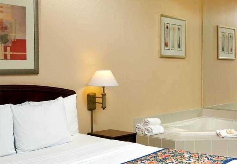 Courtyard By Marriott Atlanta Alpharetta Ξενοδοχείο Δωμάτιο φωτογραφία